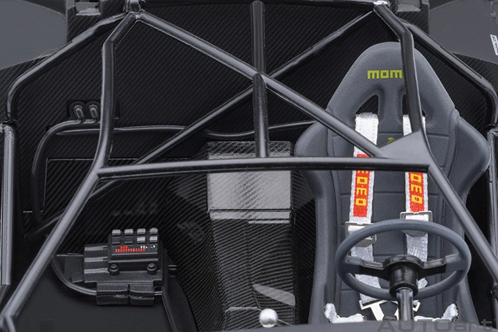 79138 1/18 LAMBORGHINI DIABLO GT-R (SUPERFLY YELLOW)