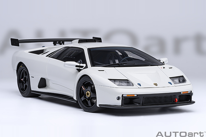 79136 1/18 LAMBORGHINI DIABLO GT-R (IMPACT WHITE)