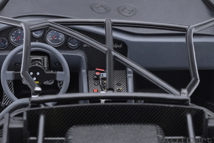 79138 1/18 LAMBORGHINI DIABLO GT-R (SUPERFLY YELLOW)