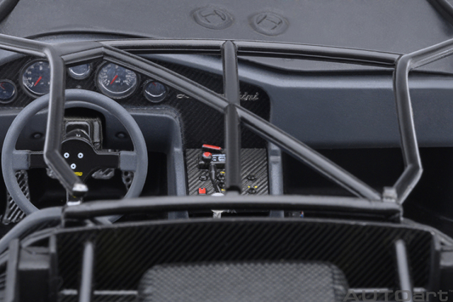 79137 1/18 LAMBORGHINI DIABLO GT-R (DEEP BLACK)