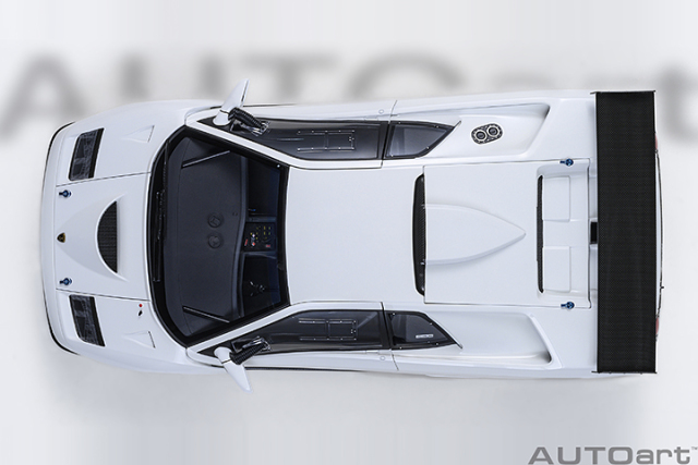 79136 1/18 LAMBORGHINI DIABLO GT-R (IMPACT WHITE)
