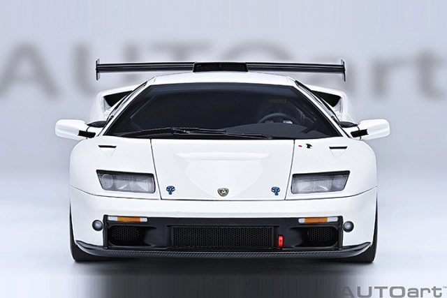 79136 1/18 LAMBORGHINI DIABLO GT-R (IMPACT WHITE)