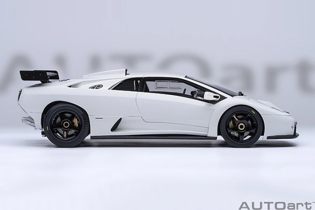 79136 1/18 LAMBORGHINI DIABLO GT-R (IMPACT WHITE)