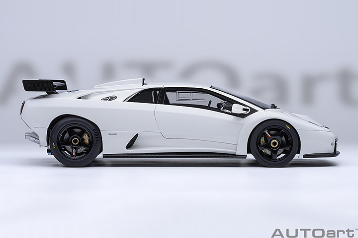 79136 1/18 LAMBORGHINI DIABLO GT-R (IMPACT WHITE)