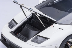 79136 1/18 LAMBORGHINI DIABLO GT-R (IMPACT WHITE)