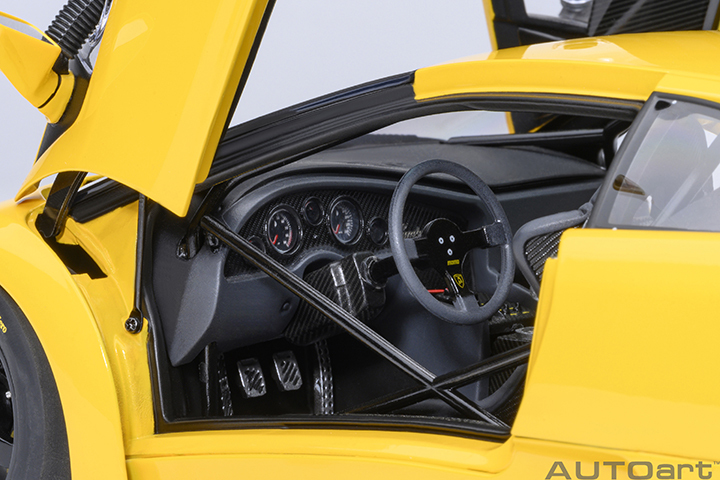 79138 1/18 LAMBORGHINI DIABLO GT-R (SUPERFLY YELLOW)