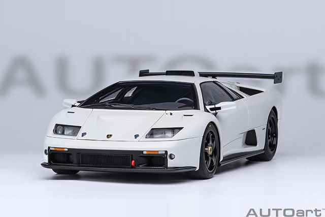 79136 1/18 LAMBORGHINI DIABLO GT-R (IMPACT WHITE)