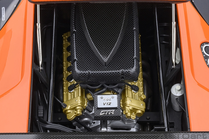 79139 1/18 LAMBORGHINI DIABLO GT-R (ARANCIO ISHTAR)