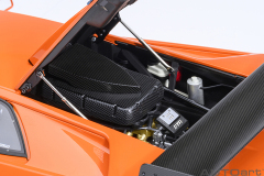 79139 1/18 LAMBORGHINI DIABLO GT-R (ARANCIO ISHTAR)