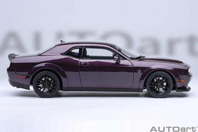 71762 1/18 DODGE CHALLENGER SRT JAILBREAK 2022 (HELLRAISIN/PURPLE)