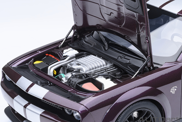 71762 1/18 DODGE CHALLENGER SRT JAILBREAK 2022 (HELLRAISIN/PURPLE)