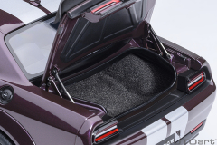 71762 1/18 DODGE CHALLENGER SRT JAILBREAK 2022 (HELLRAISIN/PURPLE)