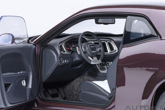 71762 1/18 DODGE CHALLENGER SRT JAILBREAK 2022 (HELLRAISIN/PURPLE)