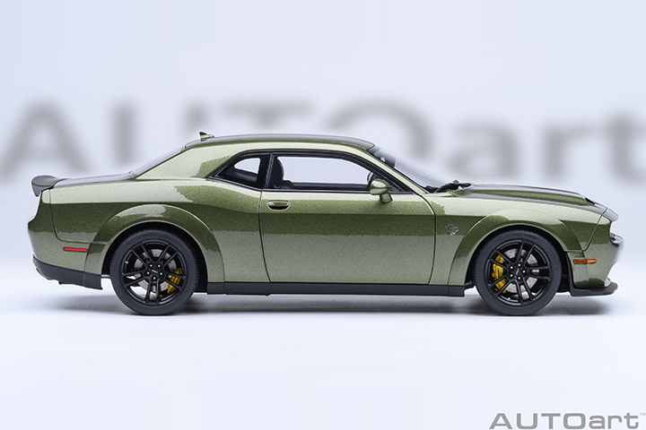 71761 1/18 DODGE CHALLENGER SRT JAILBREAK 2022 (F8 GREEN)