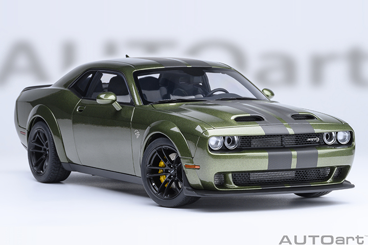 71761 1/18 DODGE CHALLENGER SRT JAILBREAK 2022 (F8 GREEN)