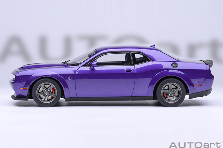 71768 1/18 DODGE CHALLENGER SRT SUPER STOCK 2023 (PLUM CRAZY/PURPLE)