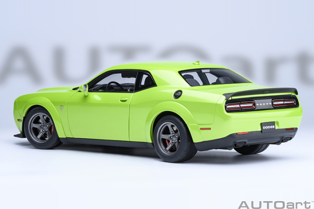 71769 1/18 DODGE CHALLENGER SRT SUPER STOCK 2023 (SUBLIME/GREEN)