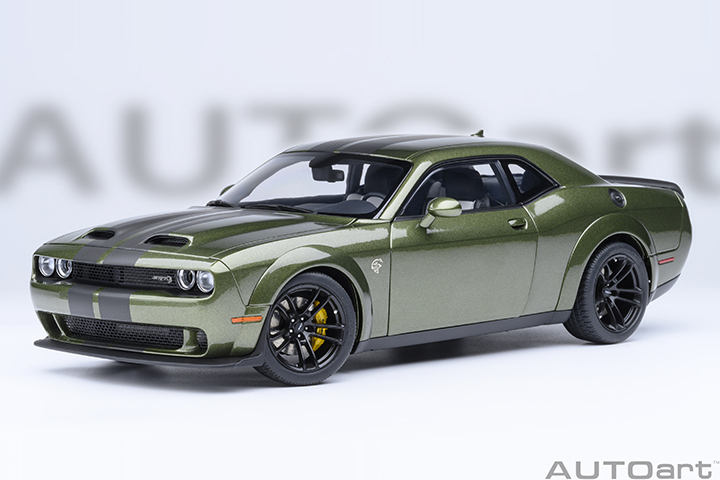 71761 1/18 DODGE CHALLENGER SRT JAILBREAK 2022 (F8 GREEN)