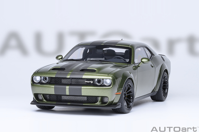 71761 1/18 DODGE CHALLENGER SRT JAILBREAK 2022 (F8 GREEN)