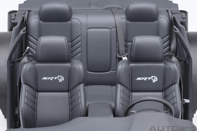 71769 1/18 DODGE CHALLENGER SRT SUPER STOCK 2023 (SUBLIME/GREEN)