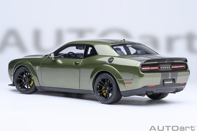 71761 1/18 DODGE CHALLENGER SRT JAILBREAK 2022 (F8 GREEN)