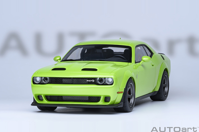 71769 1/18 DODGE CHALLENGER SRT SUPER STOCK 2023 (SUBLIME/GREEN)
