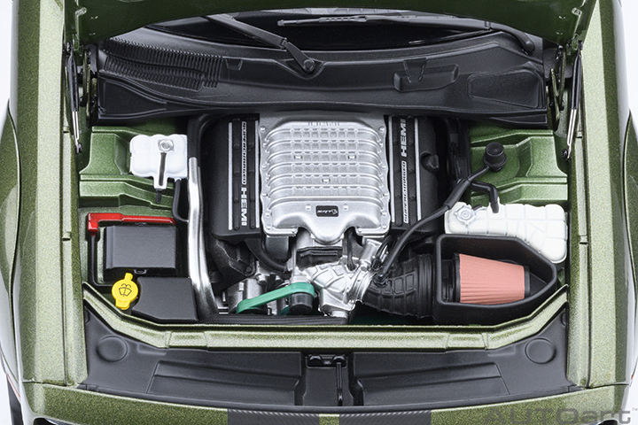 71761 1/18 DODGE CHALLENGER SRT JAILBREAK 2022 (F8 GREEN)