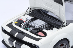 71766 1/18 DODGE CHALLENGER SRT SUPER STOCK 2023 (KNUCKLE WHITE)