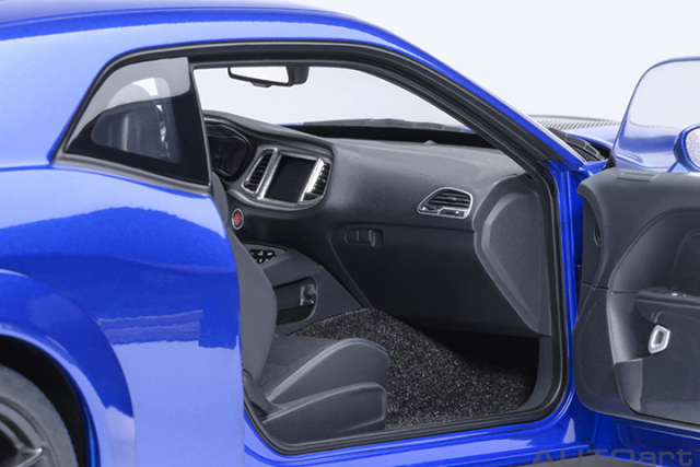 71763 1/18 DODGE CHALLENGER SRT JAILBREAK 2022 (INDIGO BLUE)