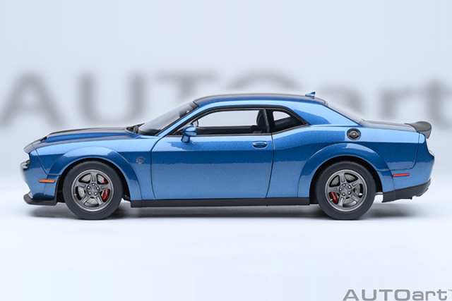 71767 1/18 DODGE CHALLENGER SRT SUPER STOCK 2023 (FROSBITE/BLUE)