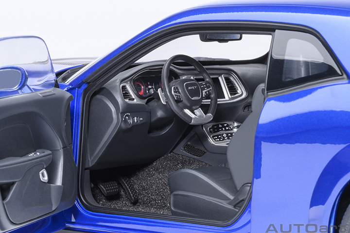 71763 1/18 DODGE CHALLENGER SRT JAILBREAK 2022 (INDIGO BLUE)