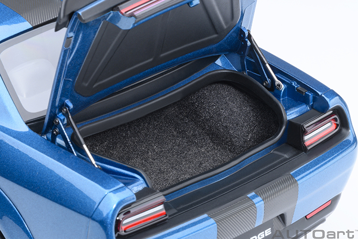 71767 1/18 DODGE CHALLENGER SRT SUPER STOCK 2023 (FROSBITE/BLUE)