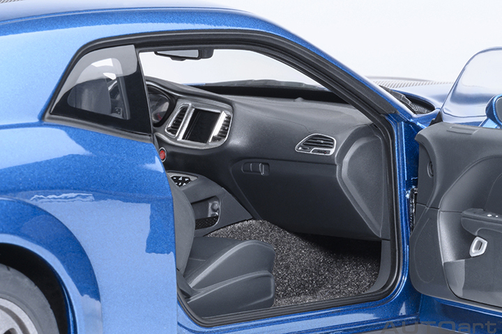 71767 1/18 DODGE CHALLENGER SRT SUPER STOCK 2023 (FROSBITE/BLUE)