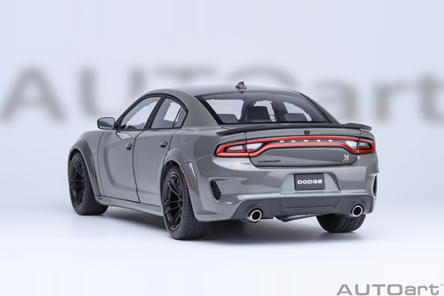 71756 1/18 DODGE CHARGER SCAT PACK WIDEBODY (DESTROYER GREY)