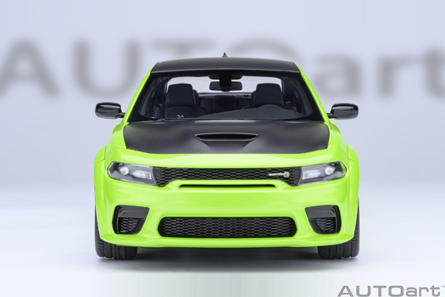 71758 1/18 DODGE CHARGER SCAT PACK WIDEBODY (SUBLIME)