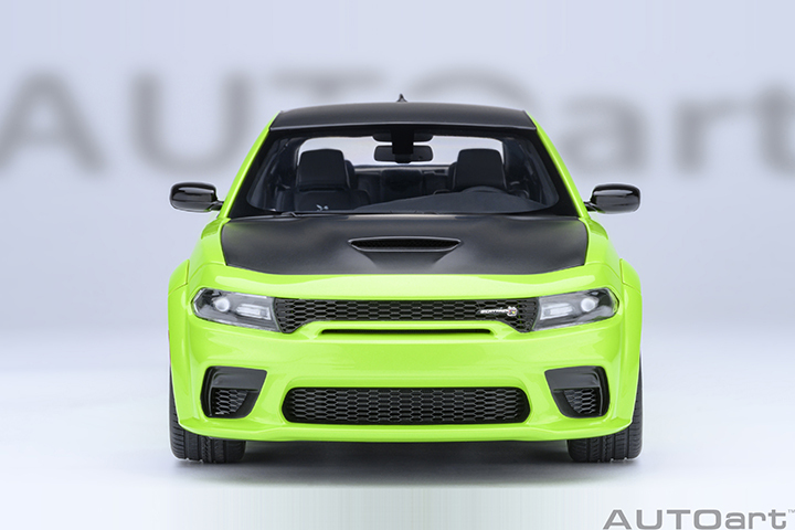 71758 1/18 DODGE CHARGER SCAT PACK WIDEBODY (SUBLIME)