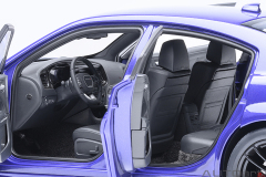 71757 1/18 DODGE CHARGER SCAT PACK WIDEBODY (PLUM CRAZY)