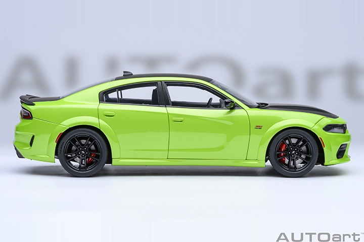 71758 1/18 DODGE CHARGER SCAT PACK WIDEBODY (SUBLIME)
