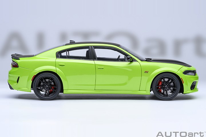 71758 1/18 DODGE CHARGER SCAT PACK WIDEBODY (SUBLIME)