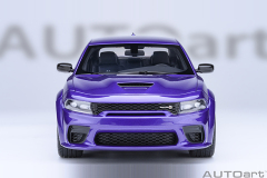 71757 1/18 DODGE CHARGER SCAT PACK WIDEBODY (PLUM CRAZY)