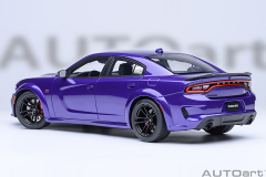 71757 1/18 DODGE CHARGER SCAT PACK WIDEBODY (PLUM CRAZY)
