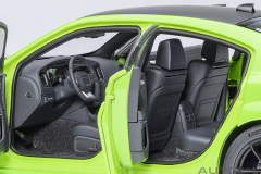 71758 1/18 DODGE CHARGER SCAT PACK WIDEBODY (SUBLIME)