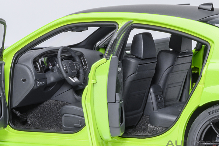 71758 1/18 DODGE CHARGER SCAT PACK WIDEBODY (SUBLIME)