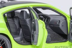 71758 1/18 DODGE CHARGER SCAT PACK WIDEBODY (SUBLIME)