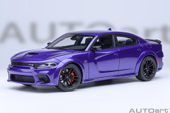 71757 1/18 DODGE CHARGER SCAT PACK WIDEBODY (PLUM CRAZY)