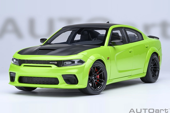 71758 1/18 DODGE CHARGER SCAT PACK WIDEBODY (SUBLIME)