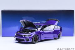 71757 1/18 DODGE CHARGER SCAT PACK WIDEBODY (PLUM CRAZY)