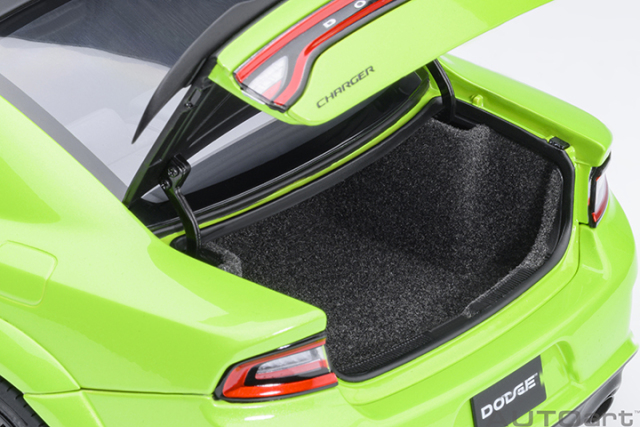 71758 1/18 DODGE CHARGER SCAT PACK WIDEBODY (SUBLIME)