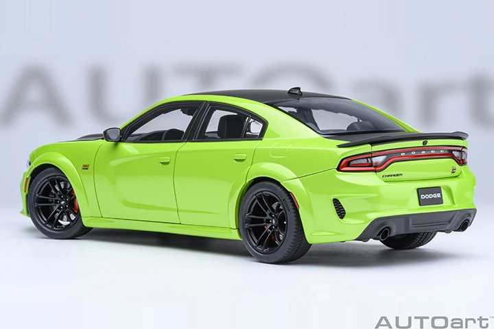 71758 1/18 DODGE CHARGER SCAT PACK WIDEBODY (SUBLIME)