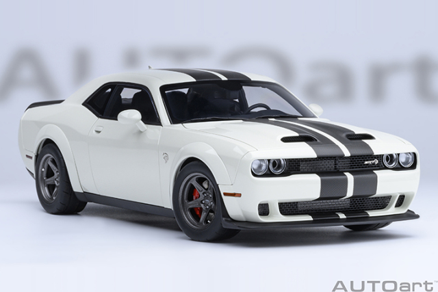 71766 1/18 DODGE CHALLENGER SRT SUPER STOCK 2023 (KNUCKLE WHITE)